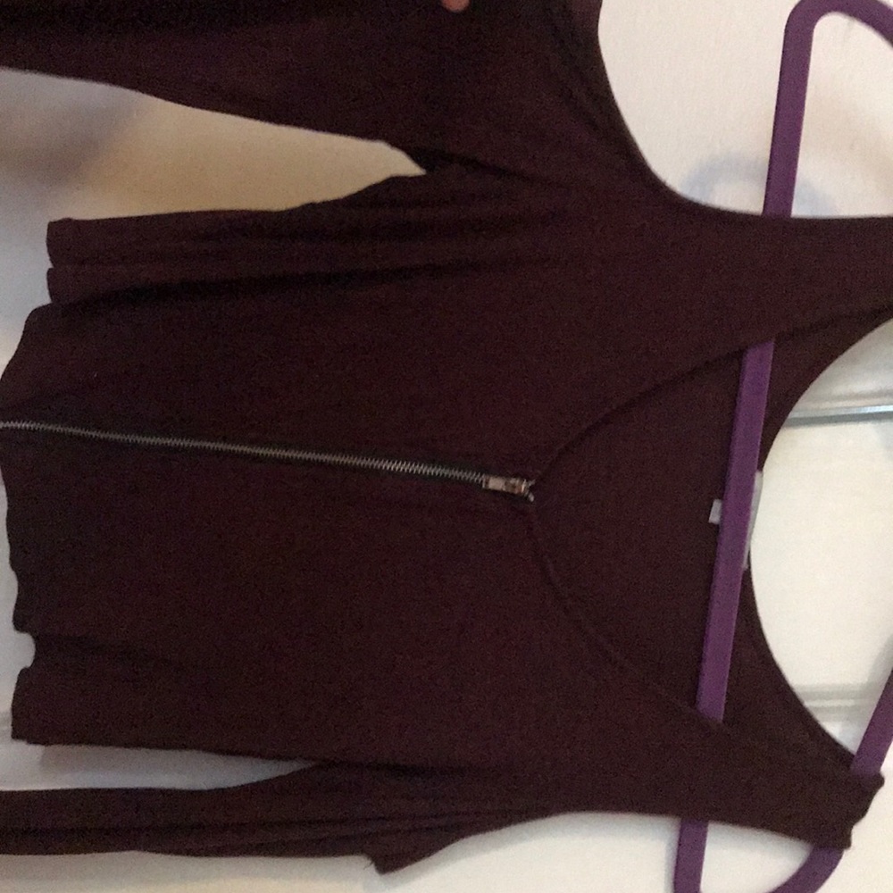 open shoulder crop top